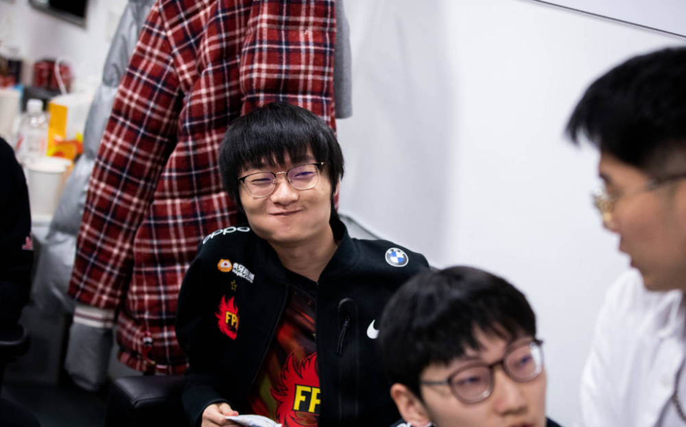 包含重磅！哈兰德在FPX比赛中刷新纪录今晚广州队调整名单，今晚北京首钢调整名单以备意大利杯的词条